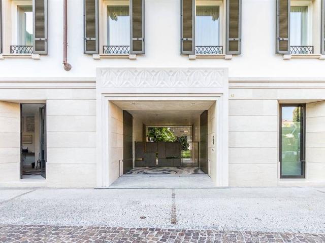 Ufficio in vendita a Centro, Monza