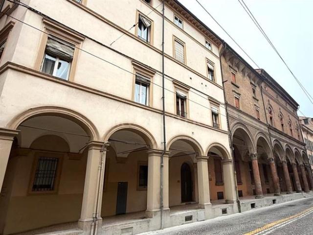 Casa in vendita a Santo Stefano, Bologna