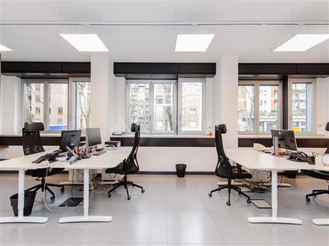 Ufficio in affitto a Municipio 7, Milano