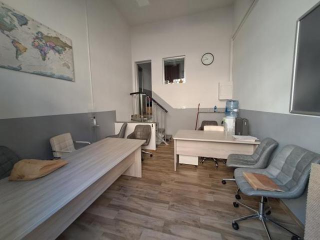 Ufficio in affitto a Quartiere 2, Firenze