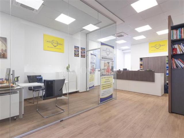 Ufficio in vendita a Municipio 1, Milano