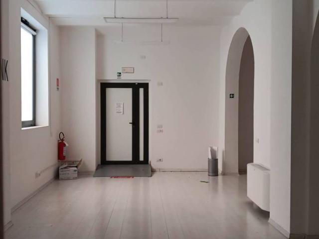 Ufficio in affitto a Quartiere 1, Firenze