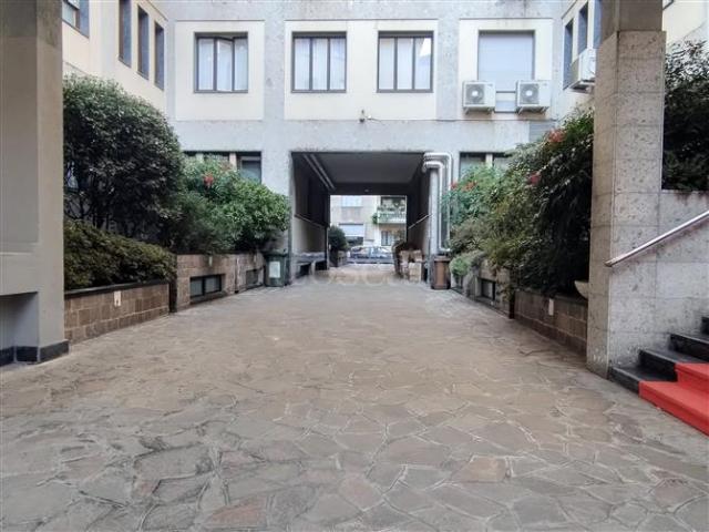 Ufficio in vendita a Municipio 1, Milano