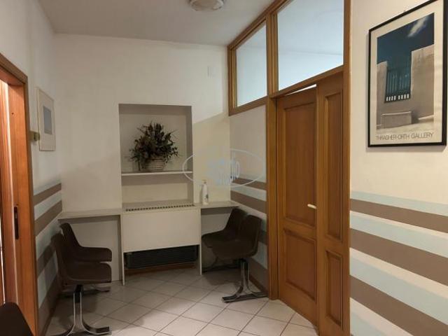 Ufficio in vendita a Montevarchi, Toscana