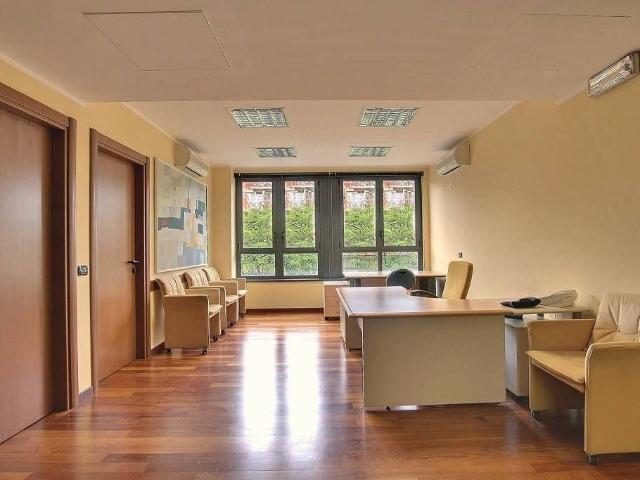 Ufficio in vendita a Municipio 4, Milano