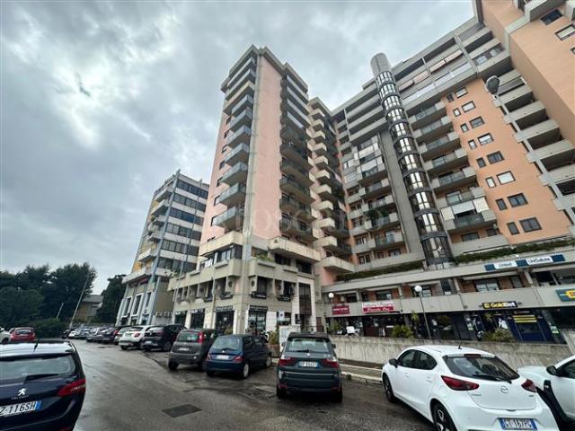 Ufficio in vendita a Municipio 2, Puglia