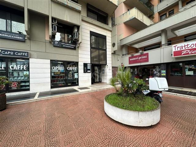 Ufficio in vendita a Poggiofranco, Bari