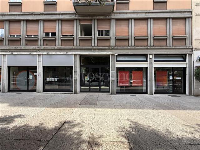 Ufficio in affitto a Centro storico, Brenzone