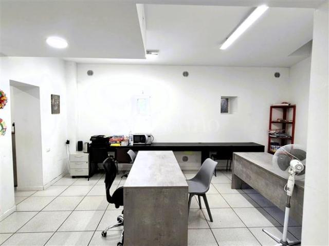 Ufficio in vendita a Cantù, Lombardia