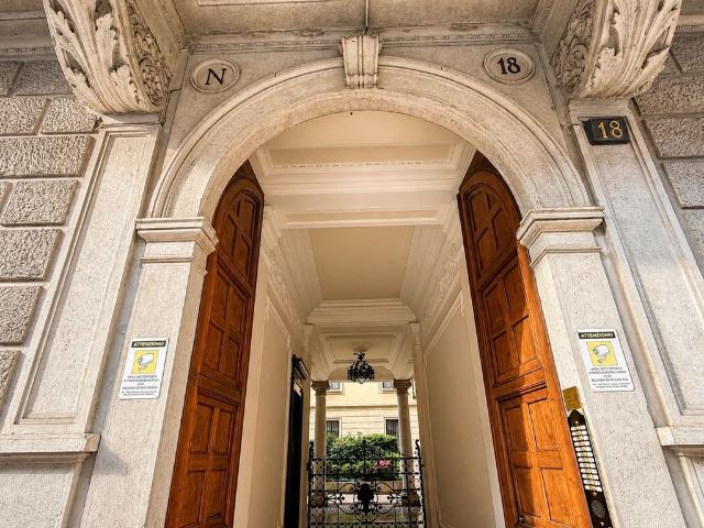 Ufficio in vendita a Municipio 1, Milano