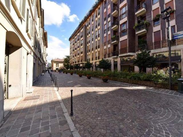 Ufficio in vendita a Monza, Lombardia