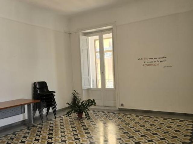 Ufficio in affitto a Municipio 5, Puglia