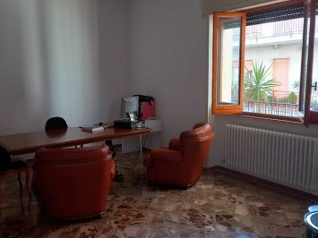 Ufficio in affitto a Vaste, Poggiardo