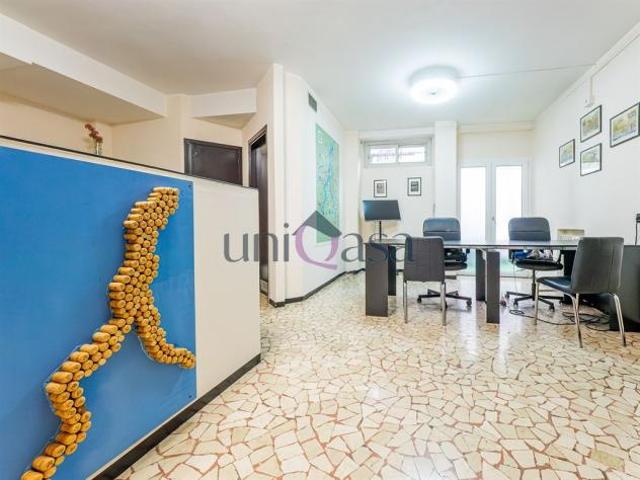 Ufficio in affitto a Lecco, Lombardia