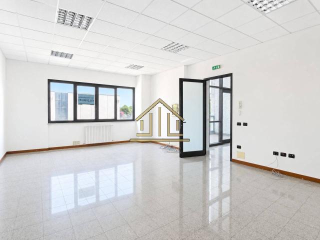 Ufficio in affitto a Acquafredda, Brescia