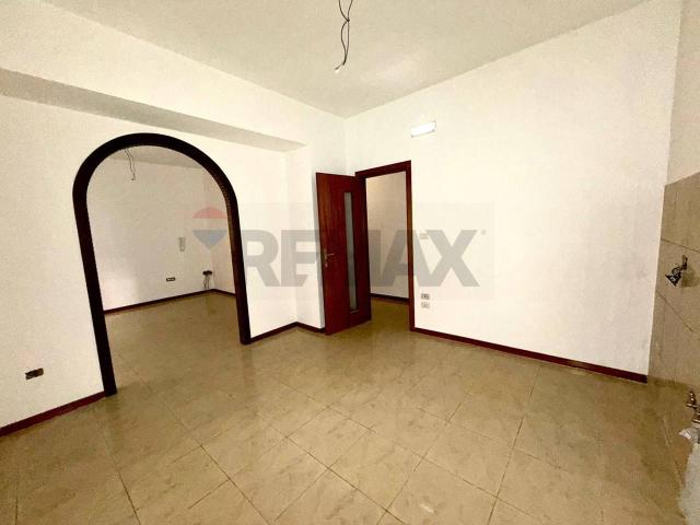 Ufficio in affitto a Afragola, Campania
