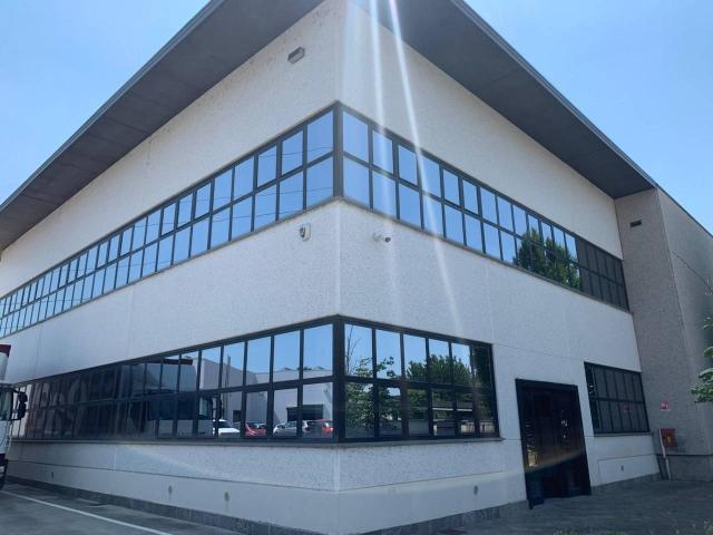 Ufficio in affitto a Agrate Brianza, Lombardia