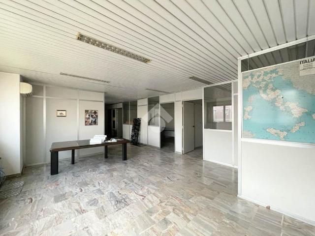 Ufficio in affitto a Agrate Brianza, Lombardia