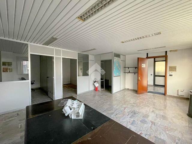 Ufficio in affitto a Agrate Brianza, Lombardia