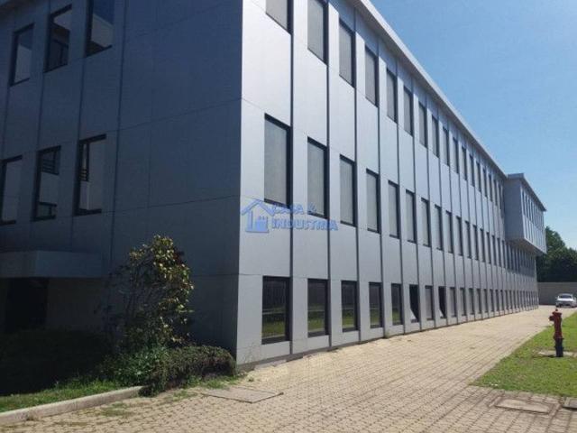 Ufficio in affitto a Agrate Brianza, Lombardia