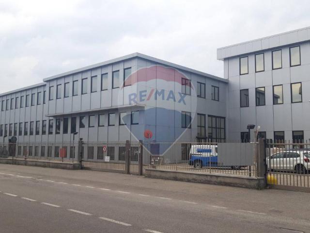 Ufficio in affitto a Agrate Brianza, Lombardia