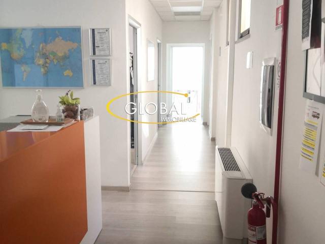 Ufficio in affitto a Santo Stefano, Marche