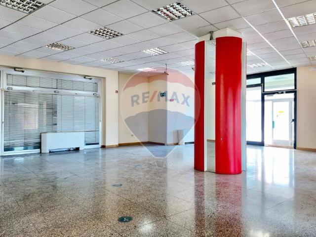 Ufficio in affitto a Montirozzo, Marche