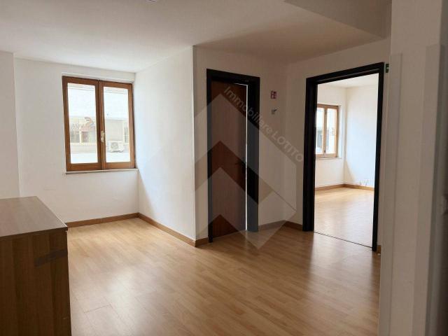 Ufficio in affitto a Puglia, Barletta-andria-trani