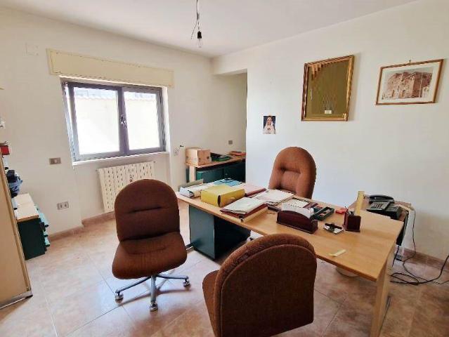 Ufficio in affitto a San Valentino, Puglia