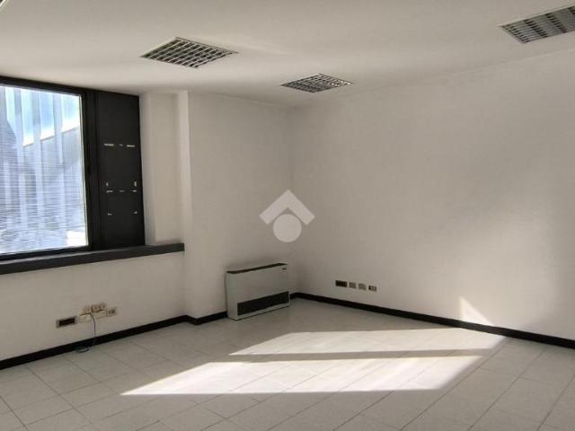 Ufficio in affitto a Aosta, Busseyaz