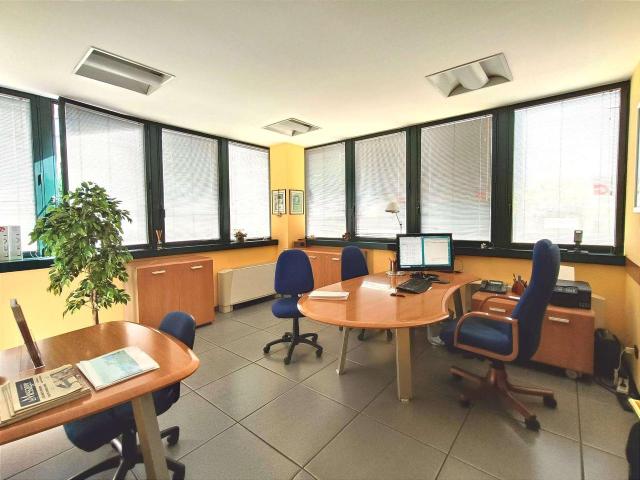 Ufficio in affitto a Aosta, Busseyaz