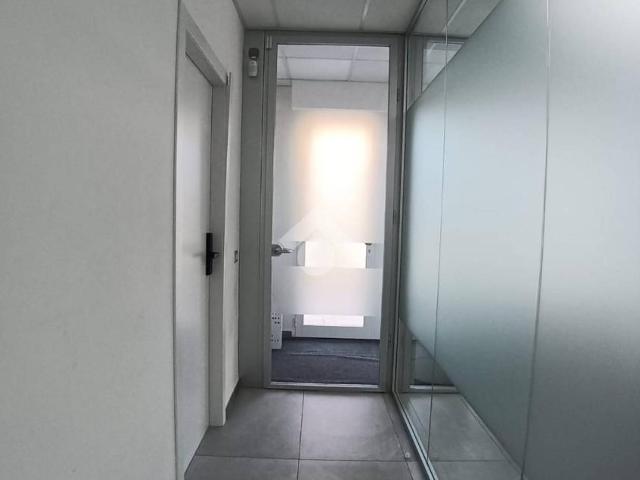 Ufficio in affitto a Guardapasso, Aprilia