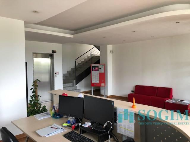 Ufficio in affitto a Arese, Lombardia