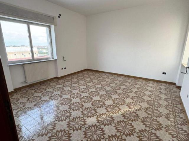 Ufficio in affitto a Arzano, Campania