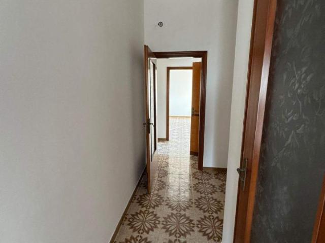 Ufficio in affitto a Arzano, Campania