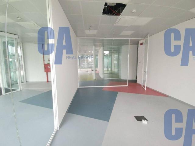 Ufficio in affitto a Bazzana Inferiore, Assago