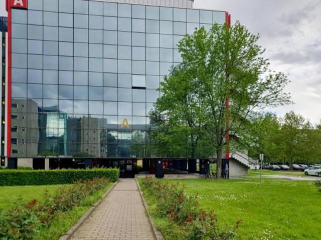 Ufficio in affitto a Bazzana Inferiore, Assago
