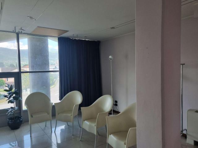 Ufficio in affitto a Assisi, Umbria