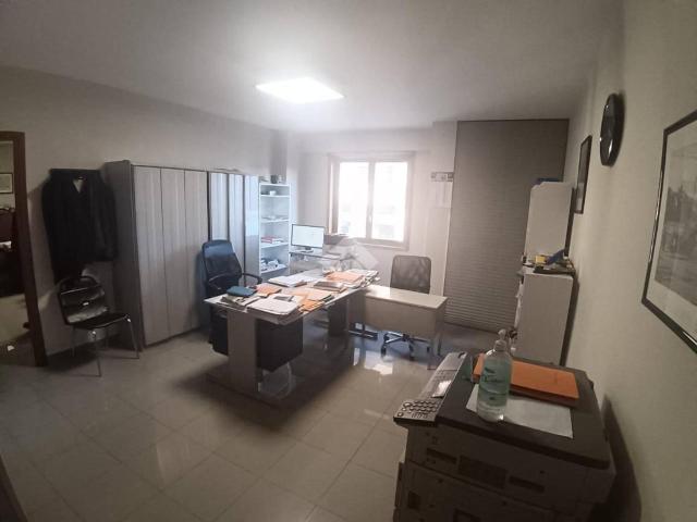 Ufficio in affitto a Avellino, Campania