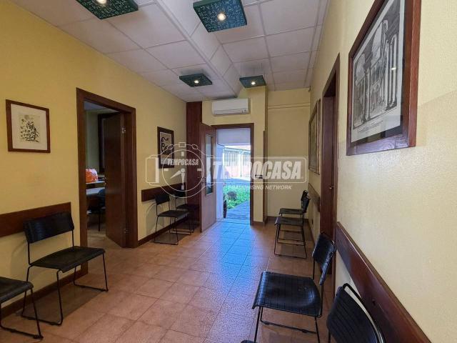 Ufficio in affitto a Bareggio, Lombardia