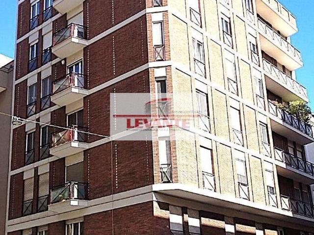 Ufficio in affitto a Municipio 1, Puglia