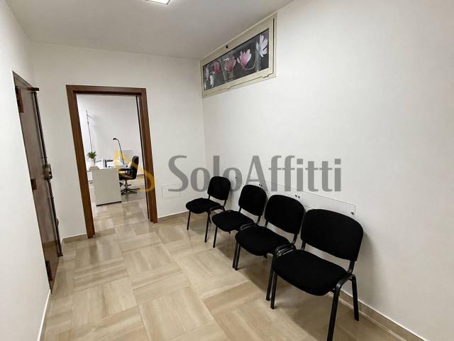 Ufficio in affitto a Centro, Puglia