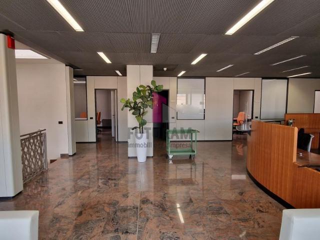 Ufficio in affitto a Pilastroni, Bassano Del Grappa