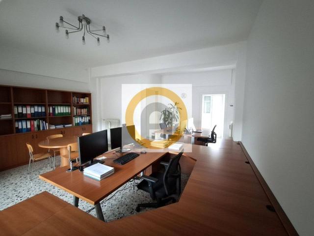 Ufficio in affitto a Pilastroni, Bassano Del Grappa