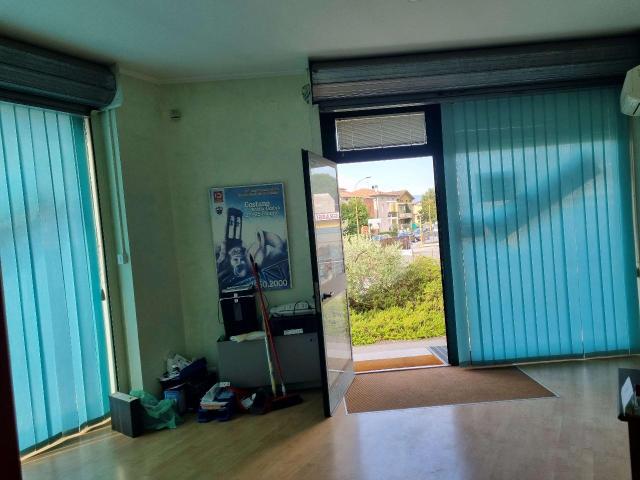 Ufficio in affitto a San Lorenzo, Bastia Umbra