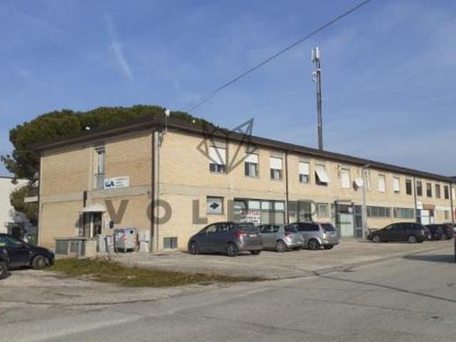 Ufficio in affitto a Santa Lucia, Bastia Umbra