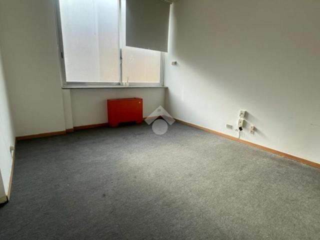 Ufficio in affitto a Borgo Palazzo, Bergamo