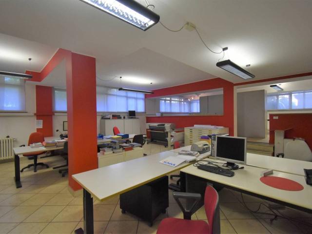 Ufficio in affitto a Villanova, Bernareggio