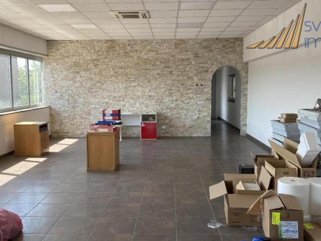 Ufficio in affitto a Villanova, Bernareggio