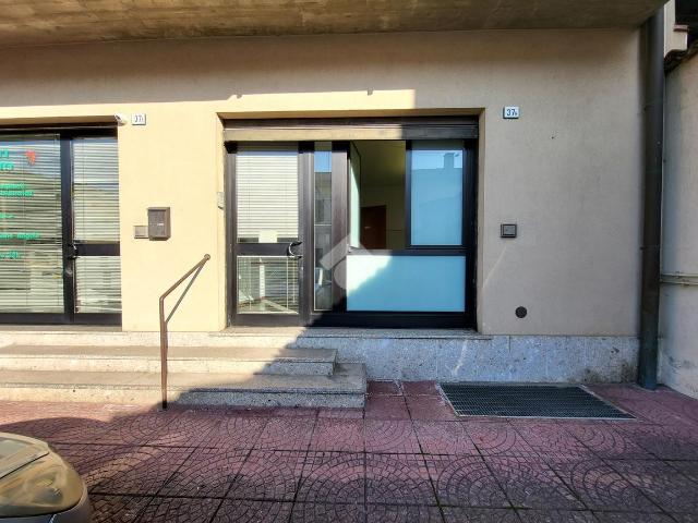 Ufficio in affitto a Cascina Siserana, Besana In Brianza